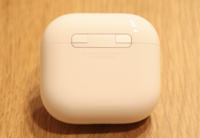 AirPods4ケースの背面の画像