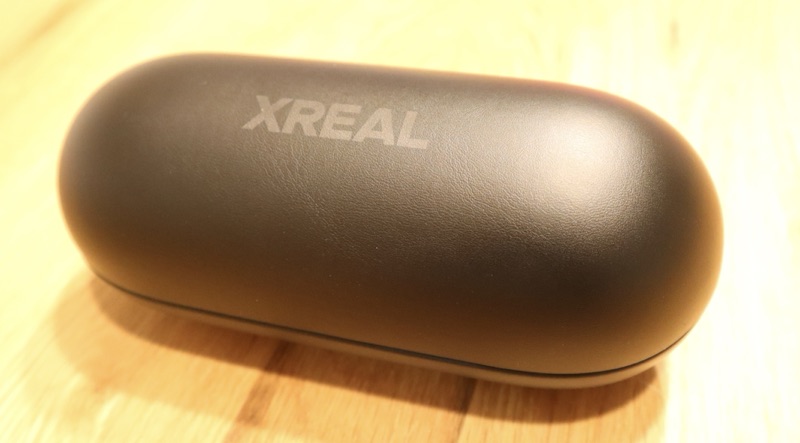 XREAL Air 2 Proの専用ケース（別角度）の画像